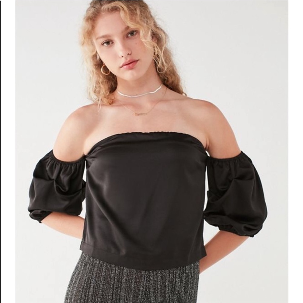 Urban Outfitters cute blouse.   Size SP